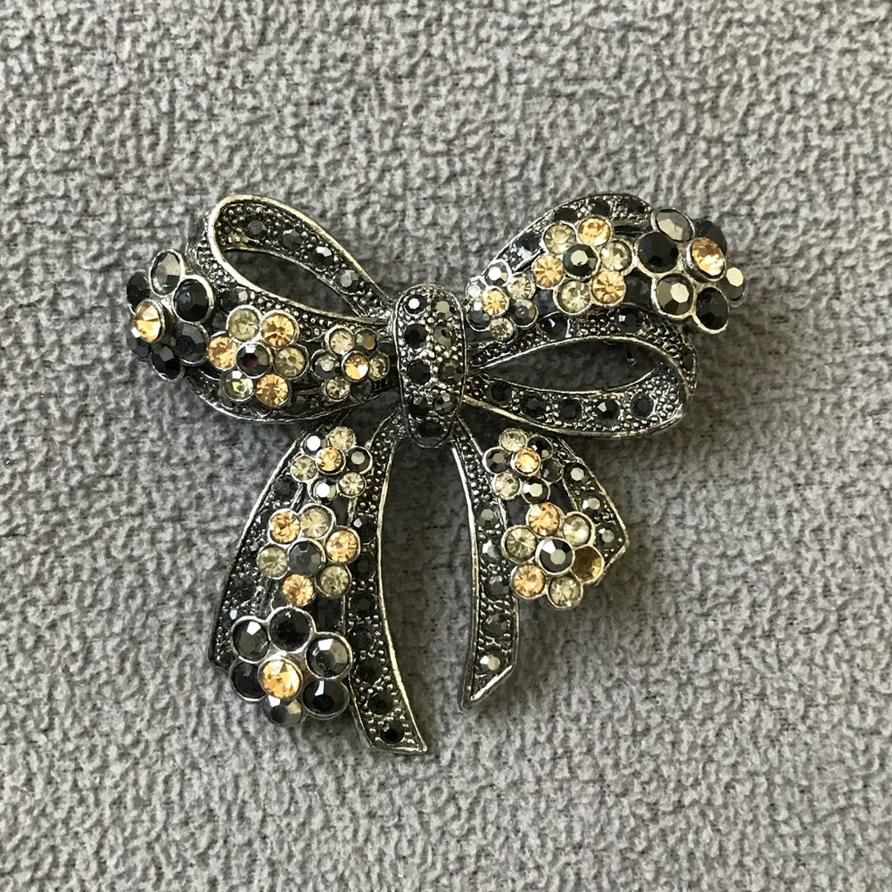 Banana Republic brooch